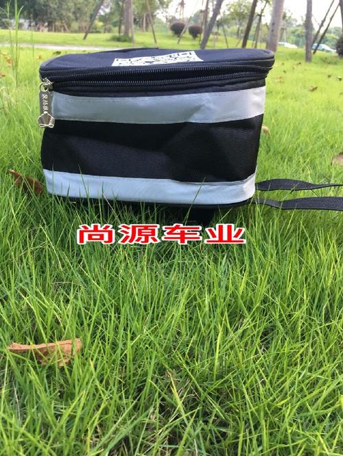 代驾师傅而生,内部空间足够放我们夜行一族必备品,希望这款产品能给